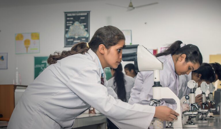 B Pharma Course In Dehradun  Sai Pharmacy College 17190405523