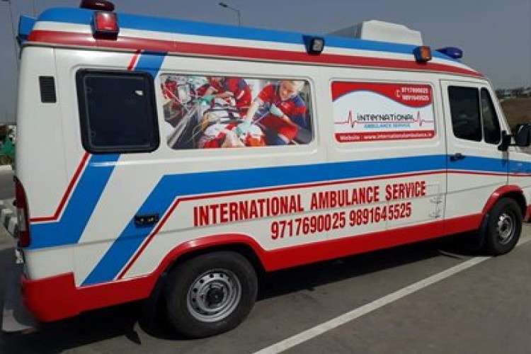 Best Ambulance Services In Delhi 8237702