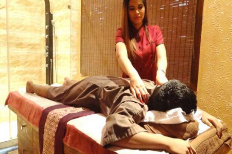 Bluemoon Spa And Massage Parlour In Kolkata 164534553510