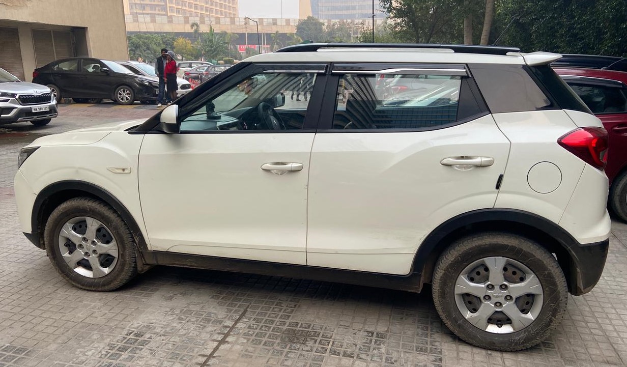 Mahindra Petrol Variant 17364139825