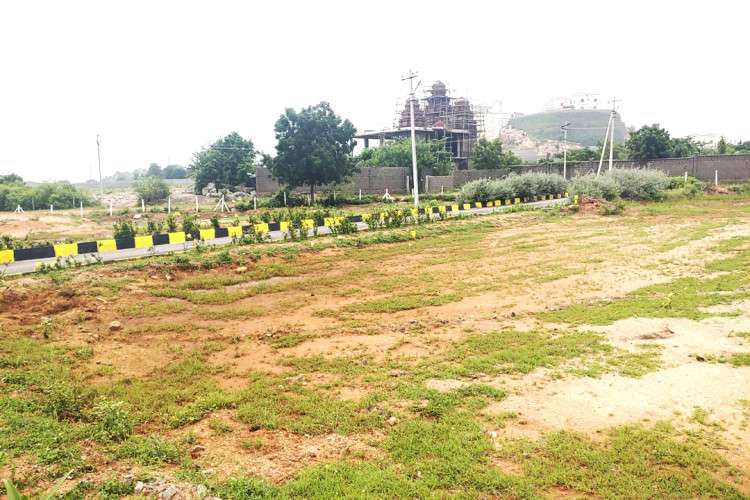 Open Plots In Yadagirigutta 16323109557